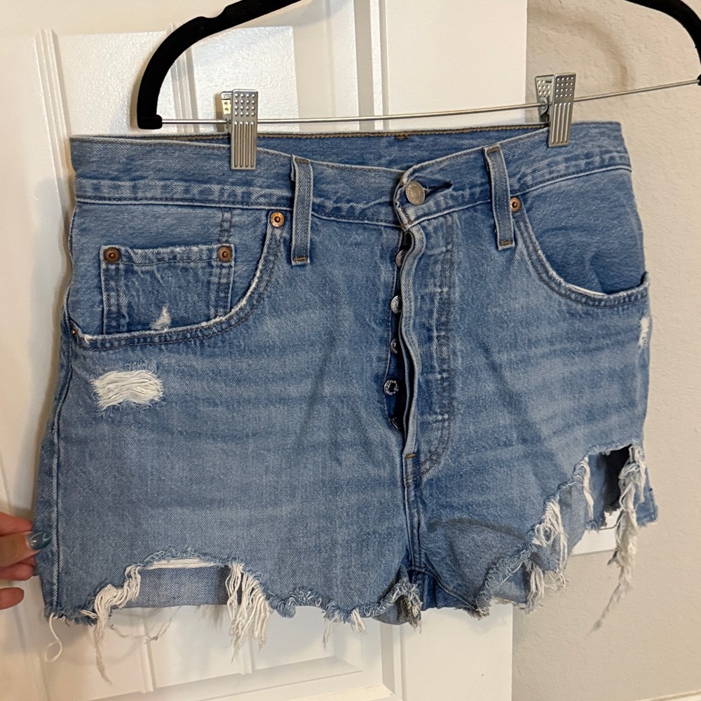 Levi’s Distressed Denim Women Shorts